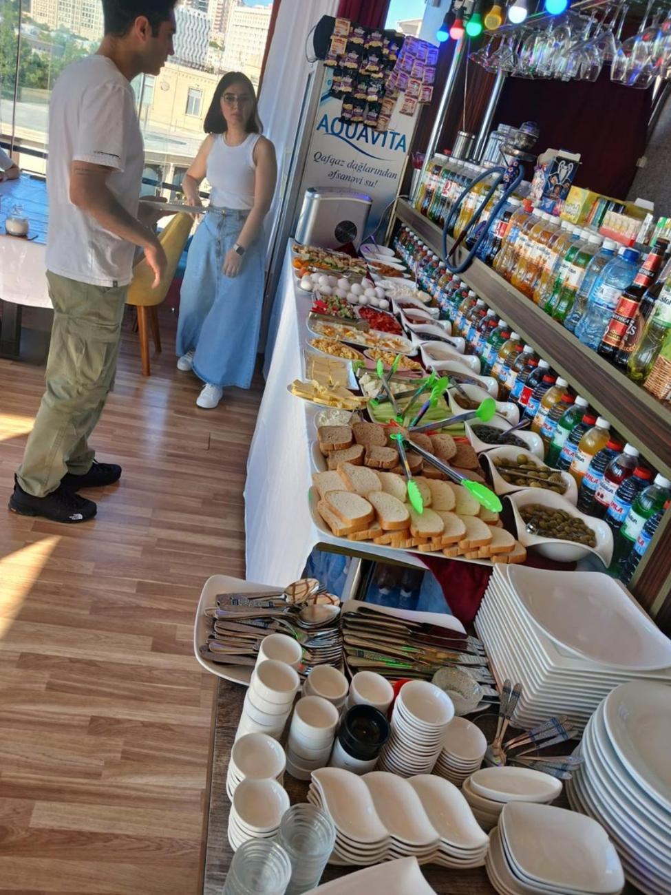 Avi Hotel Baku Eksteriør billede