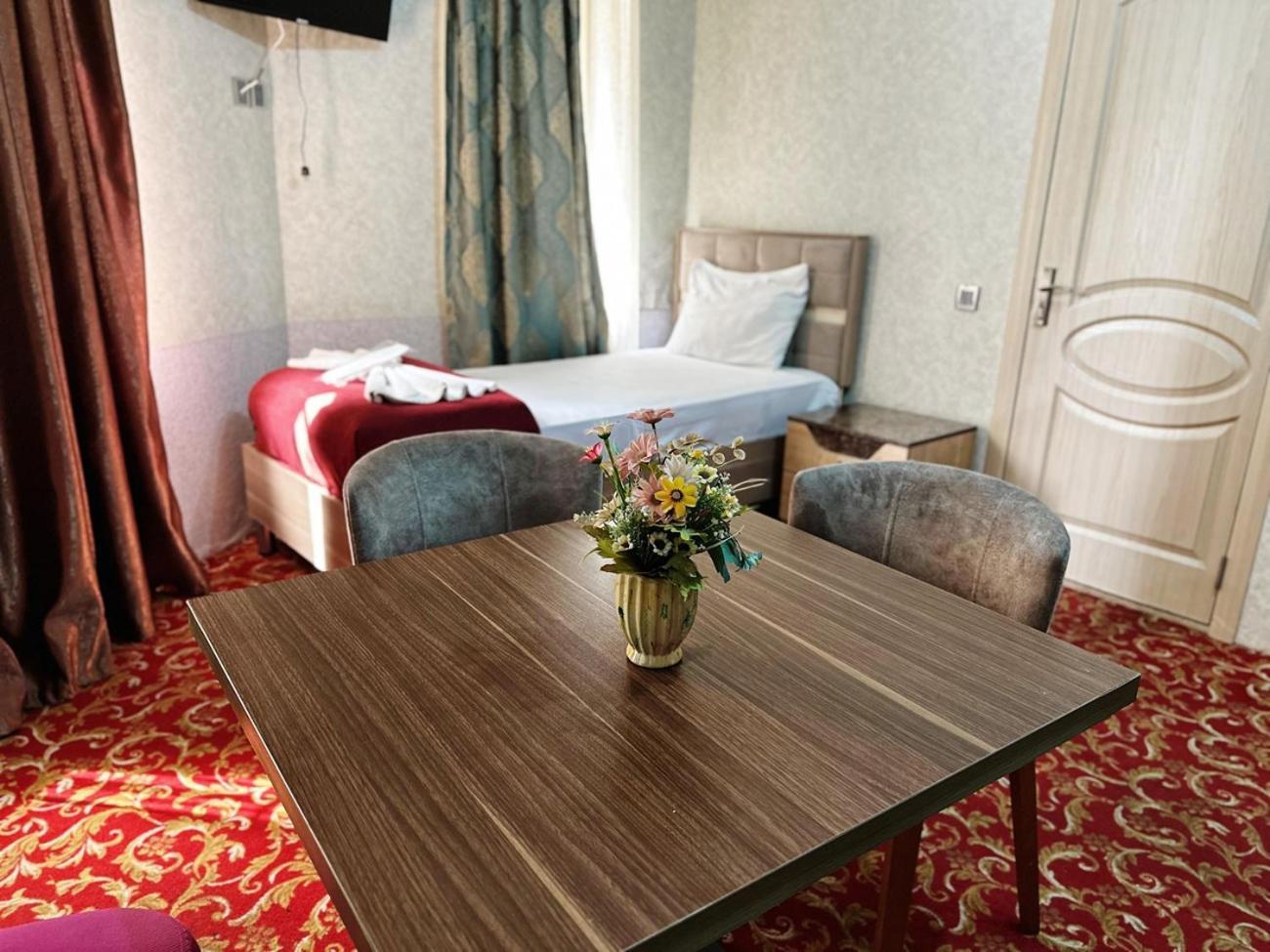 Avi Hotel Baku Eksteriør billede