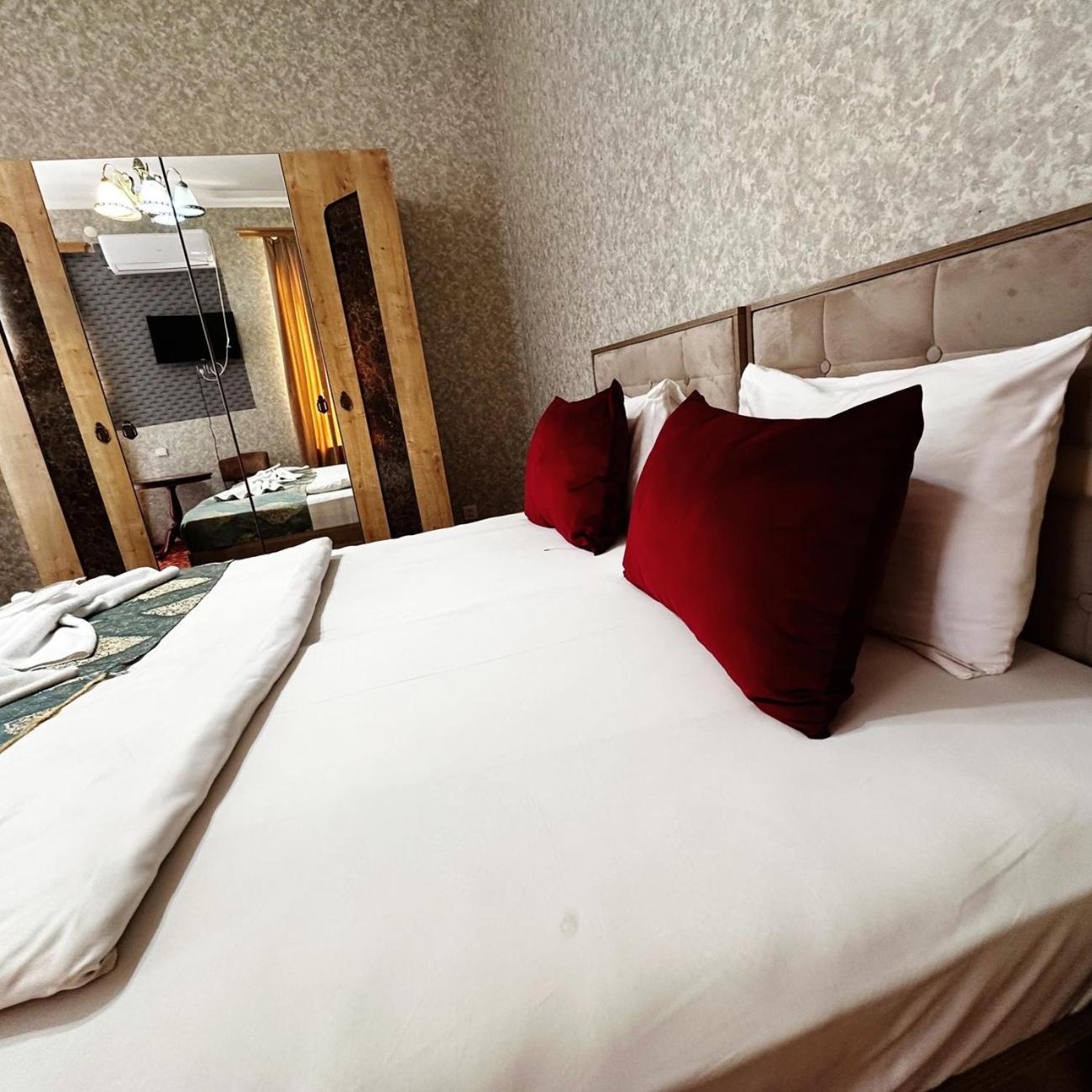 Avi Hotel Baku Eksteriør billede