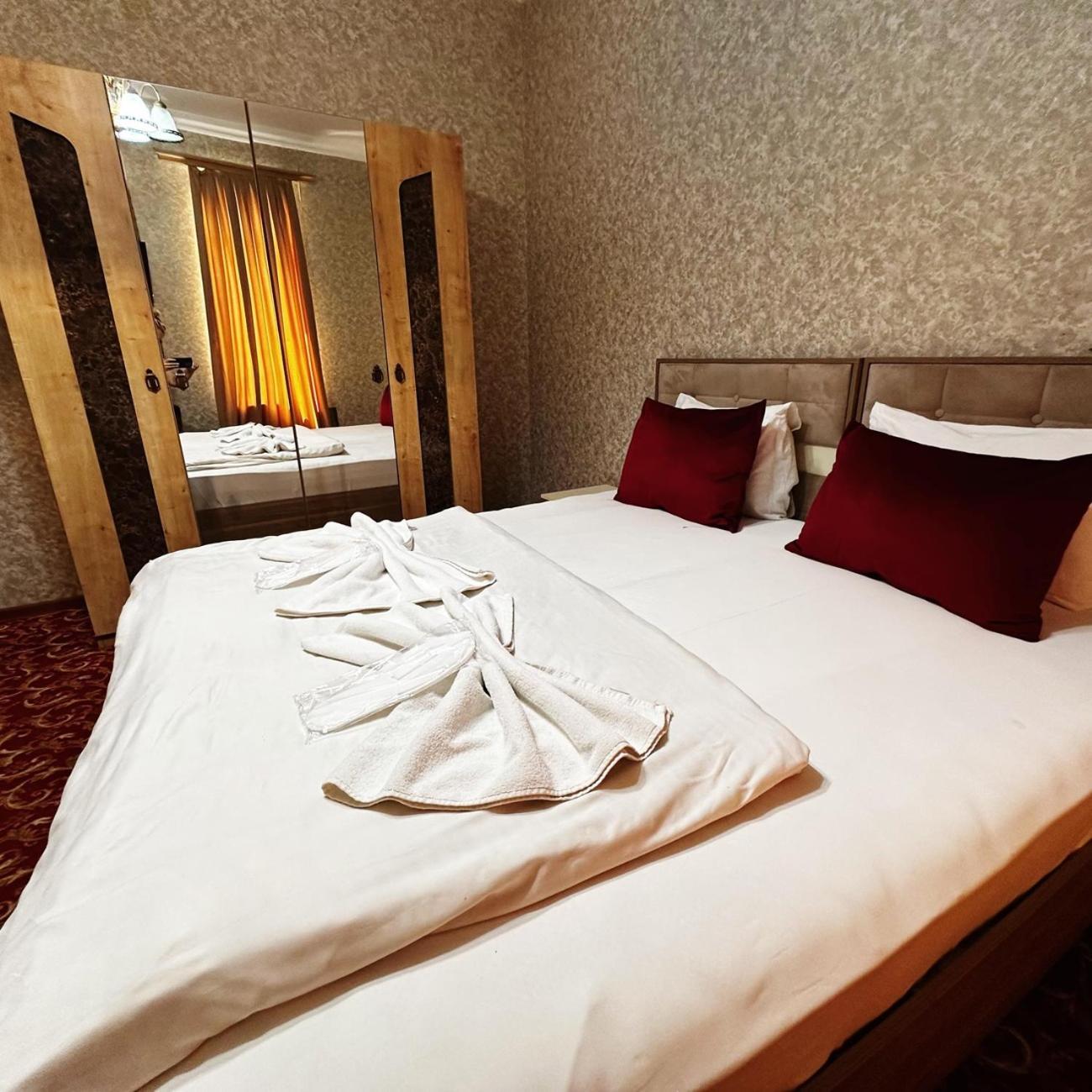 Avi Hotel Baku Eksteriør billede
