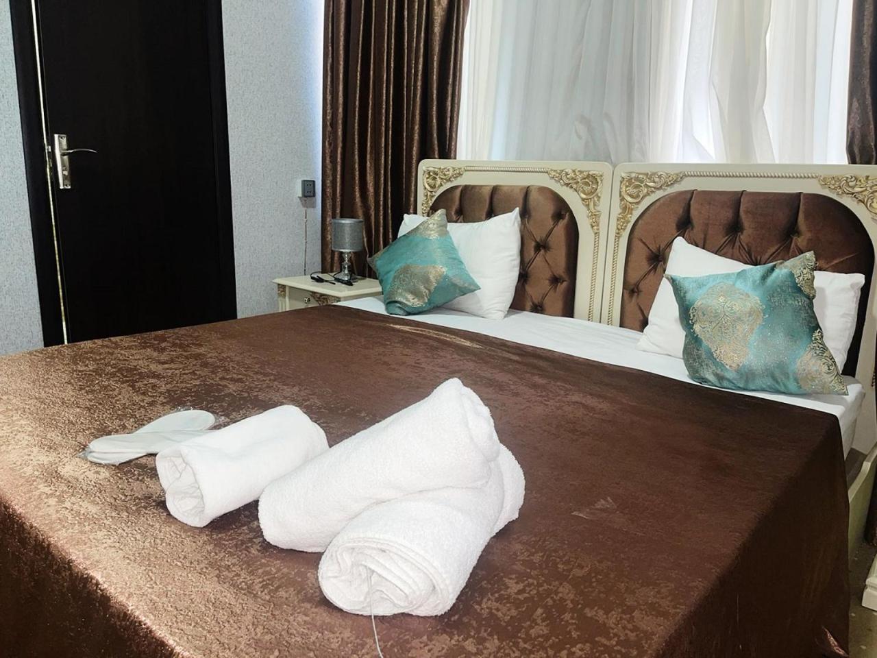 Avi Hotel Baku Eksteriør billede