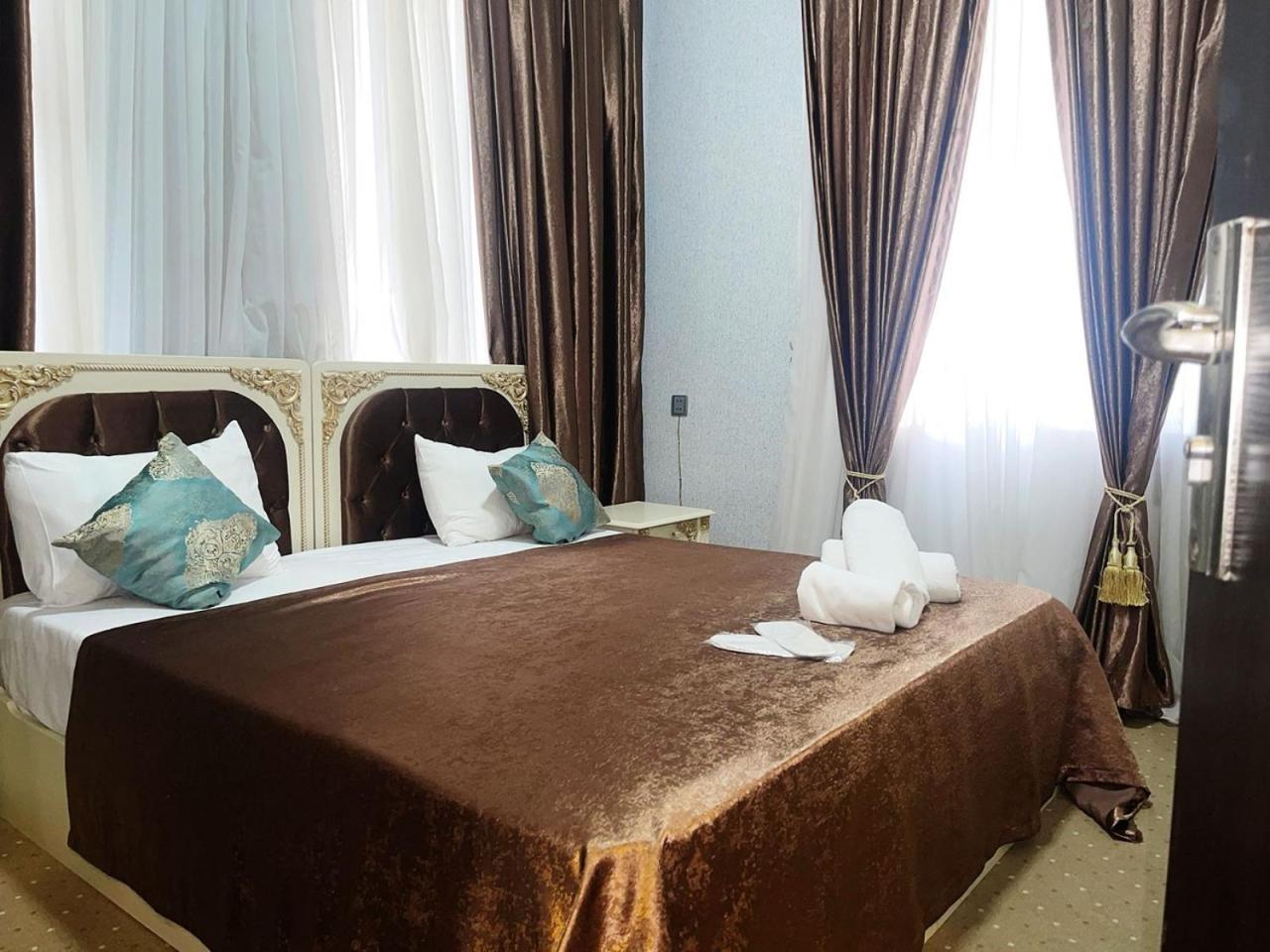 Avi Hotel Baku Eksteriør billede